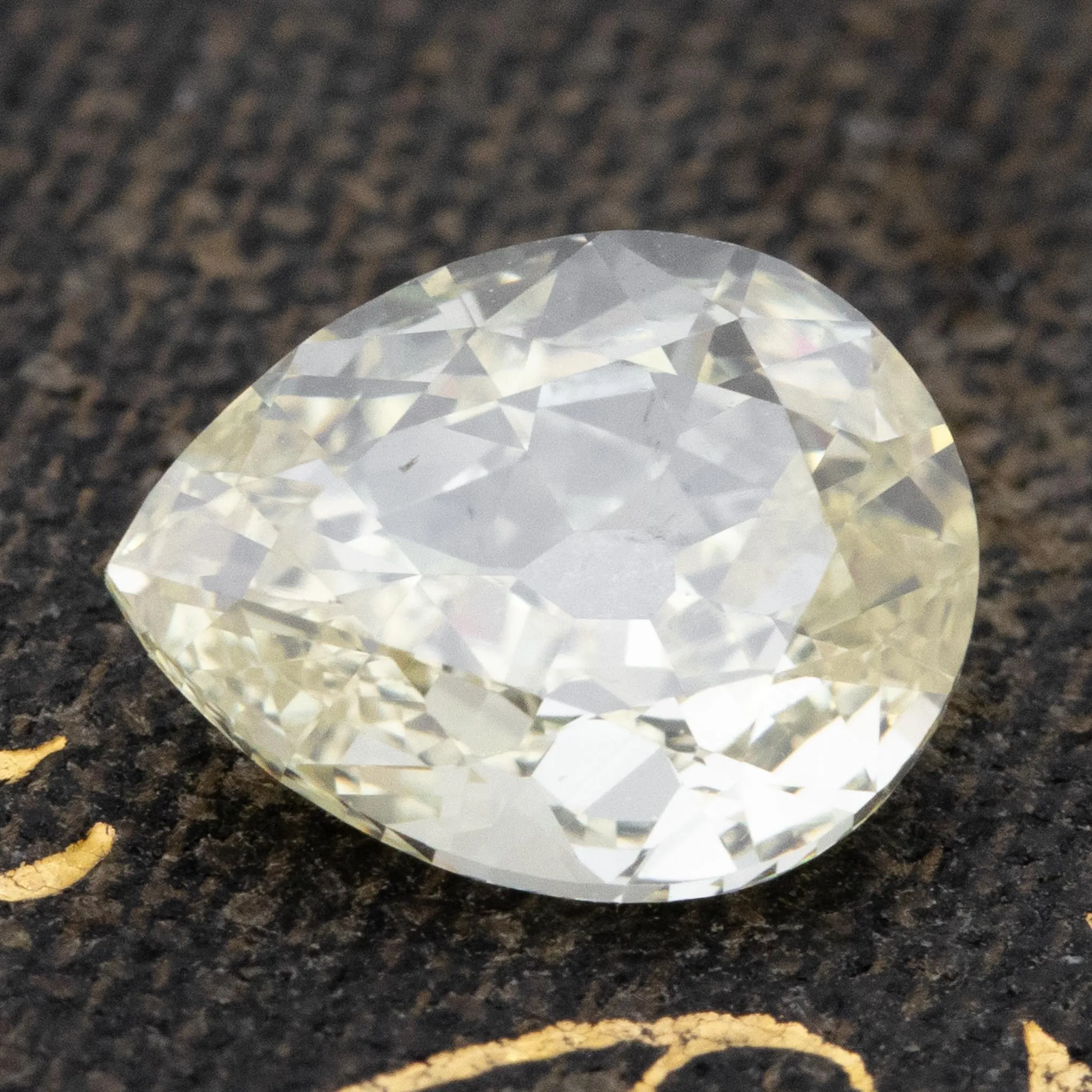 1.15ct Pear Cut Diamond, GIA Y-Z VVS2