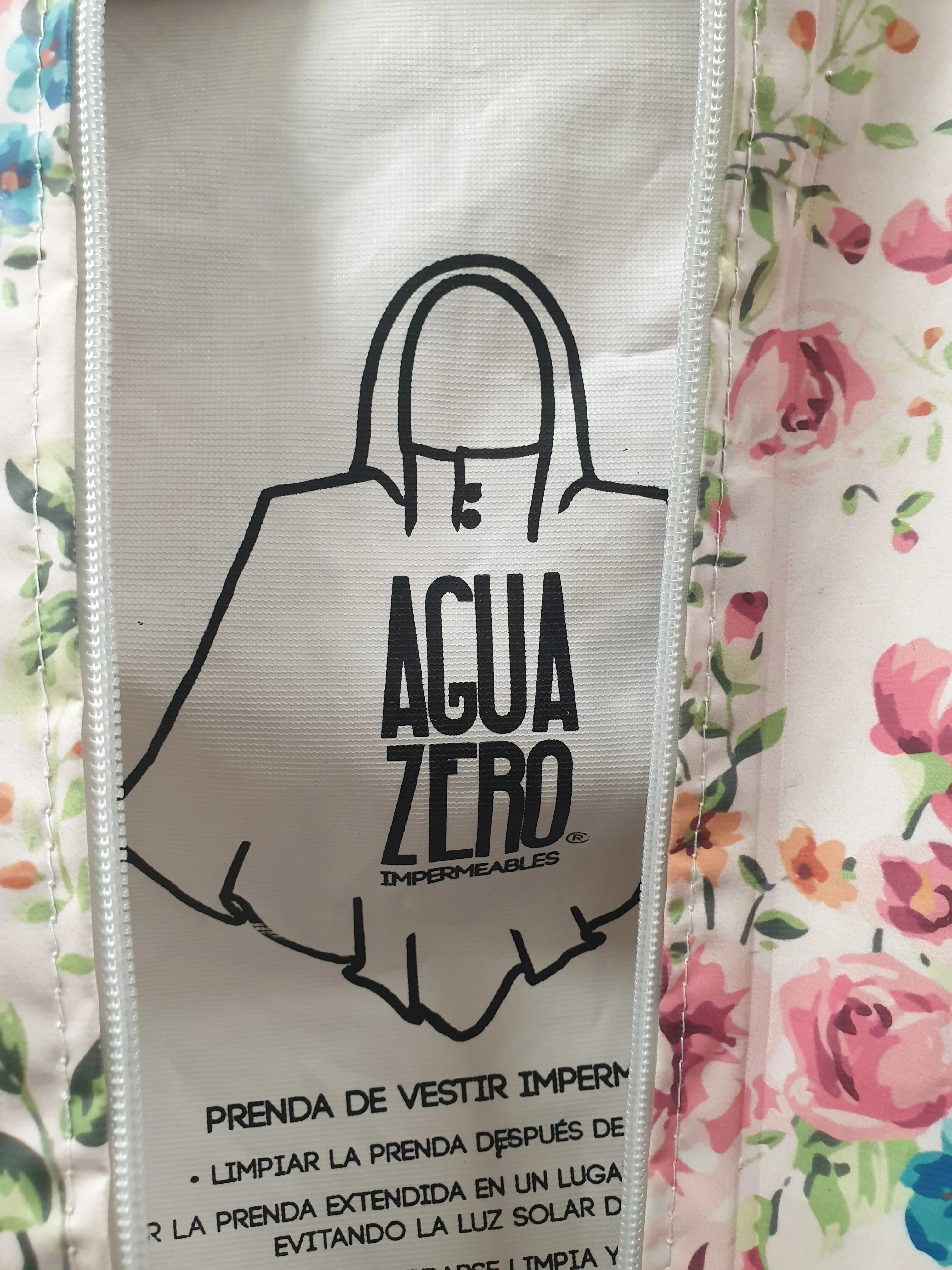 Agua Zero floral raincoat size S