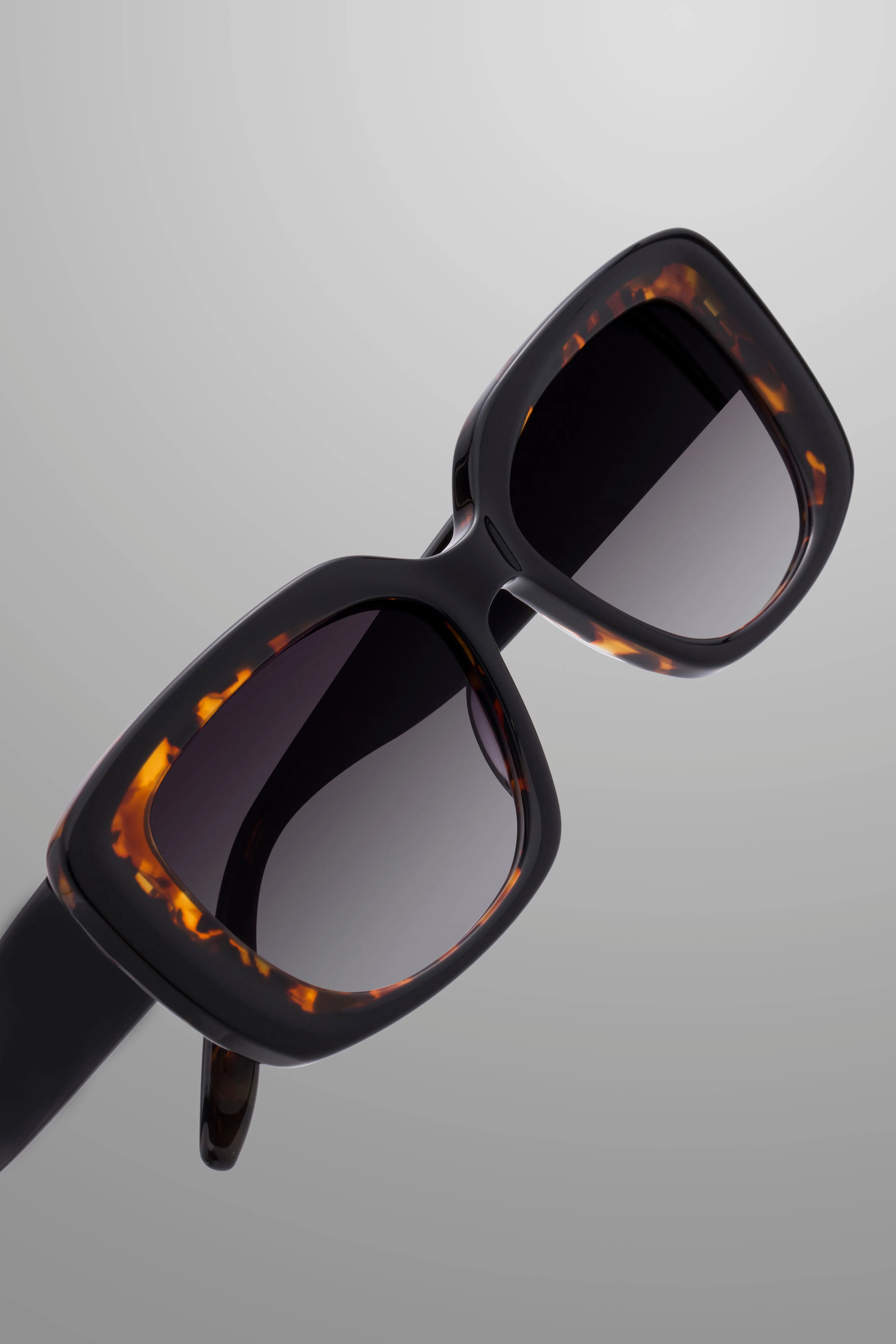 BINTI-Black Amber Tortoise / Smolder
