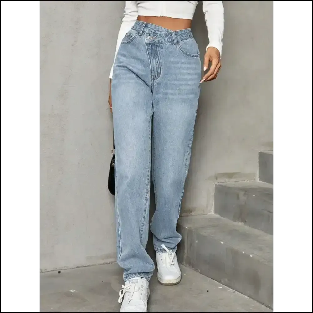 Chic Asymmetric Waist Jeans: where Quirky Meets Fabulous Af 💥👖