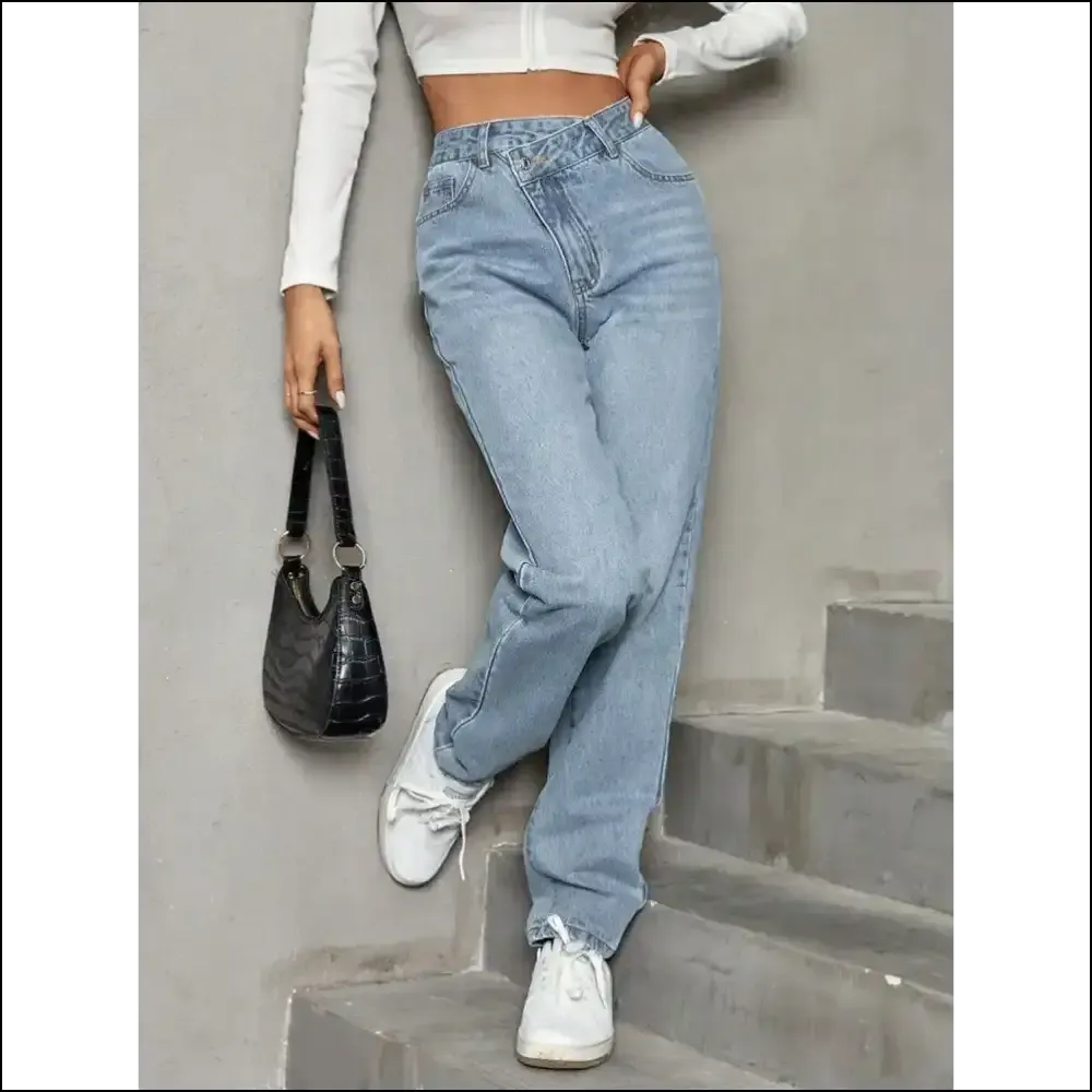 Chic Asymmetric Waist Jeans: where Quirky Meets Fabulous Af 💥👖