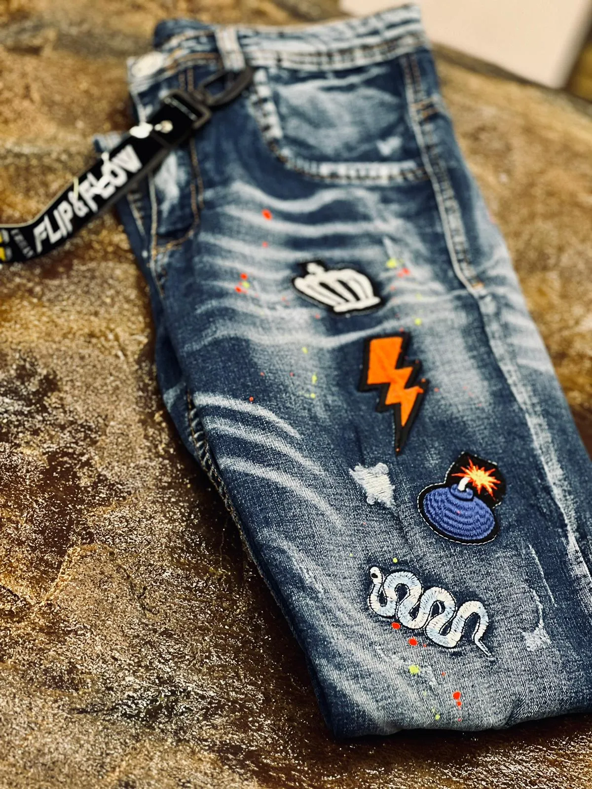 Colombian Jeans Bold Print