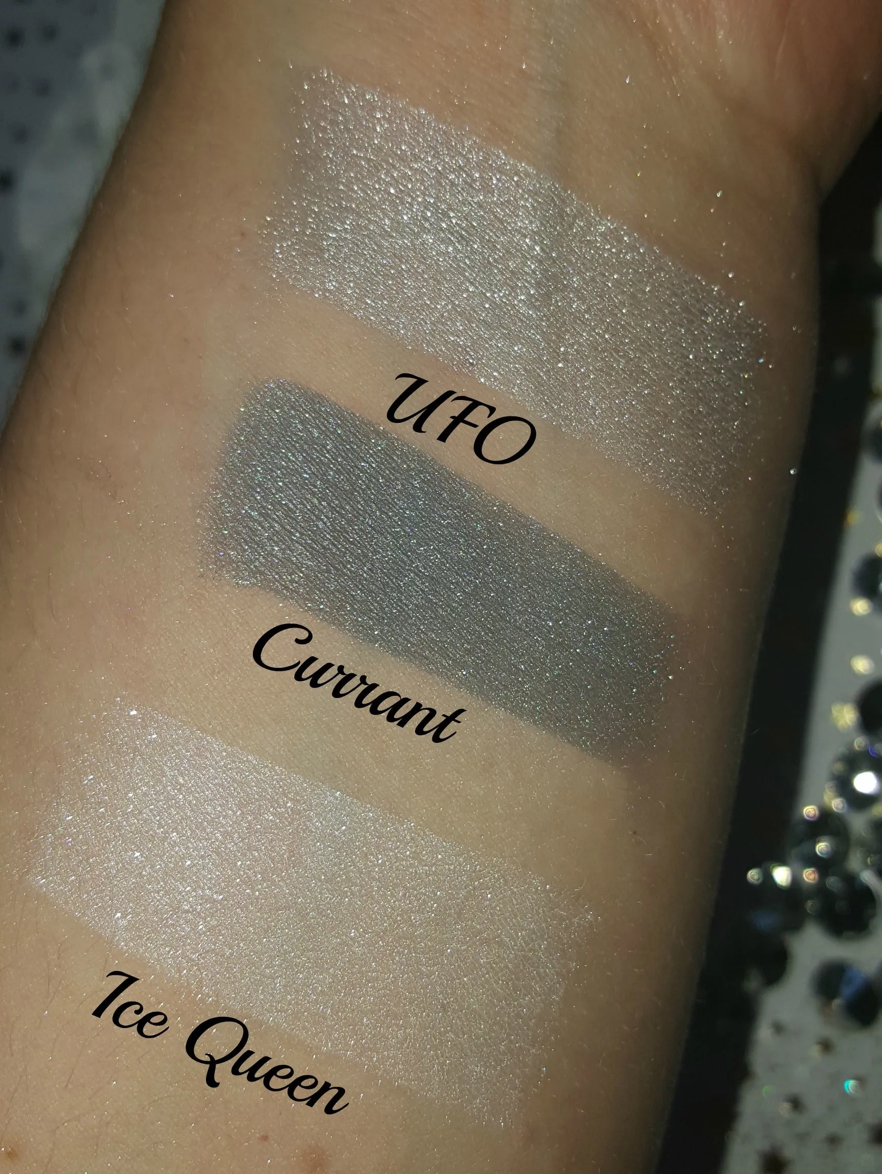 Currant Loose Eyeshadow