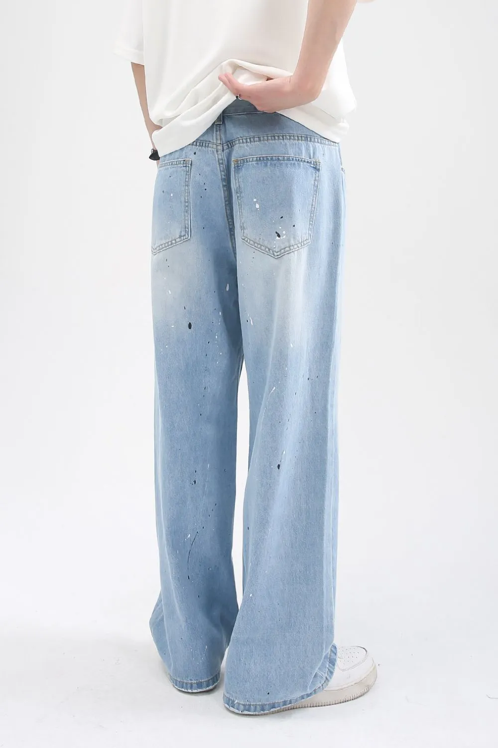 Distressed Jeans with Pockets