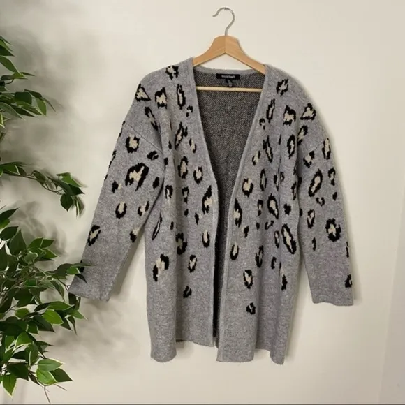 Ellen Tracy Leopard print cardigan
