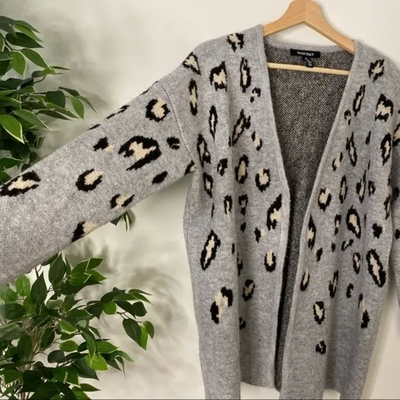 Ellen Tracy Leopard print cardigan