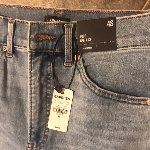 EXPRESS High Waisted Light Wash Supersoft Bootcut Jeans NWT