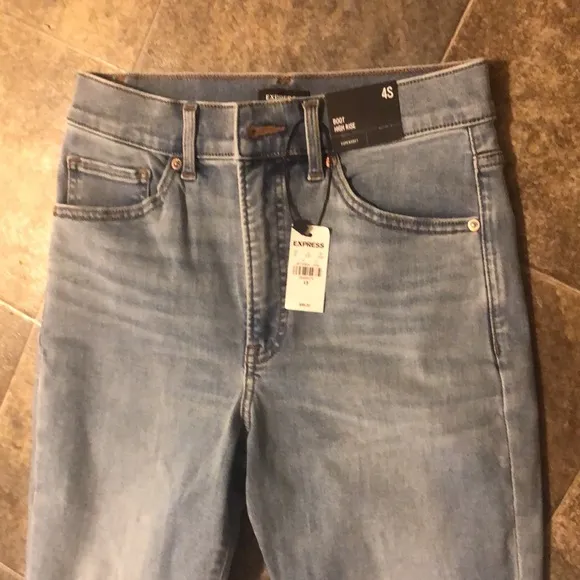 EXPRESS High Waisted Light Wash Supersoft Bootcut Jeans NWT