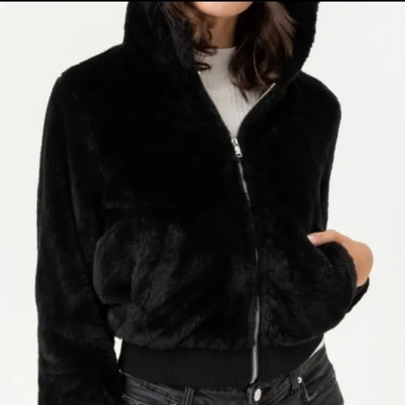 🖤FAUX FUR HOODIE