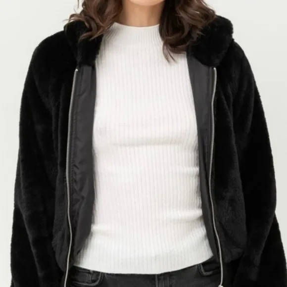 🖤FAUX FUR HOODIE