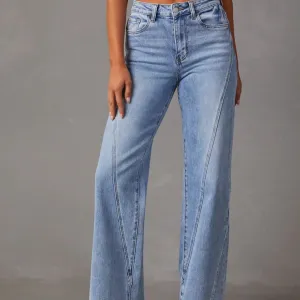 High Waist Straight Jeans with Pockets