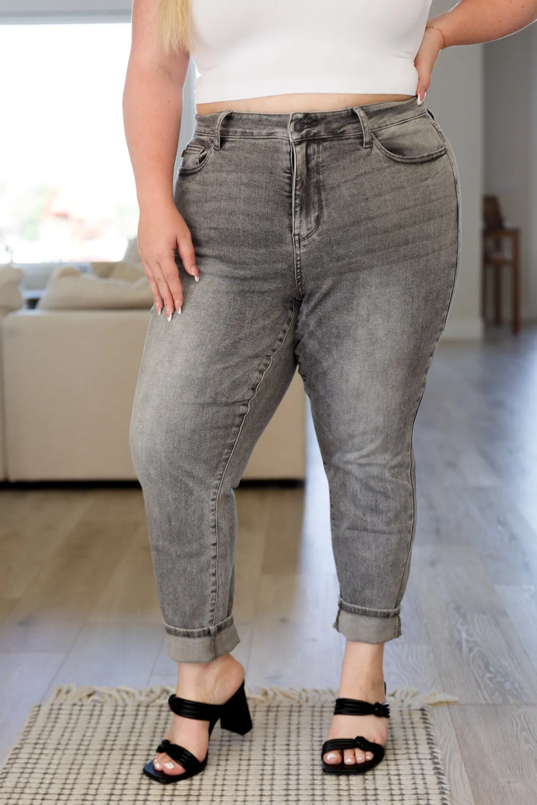 Judy Blue High-Rise Stone Wash Slim Cut Jeans in Grey