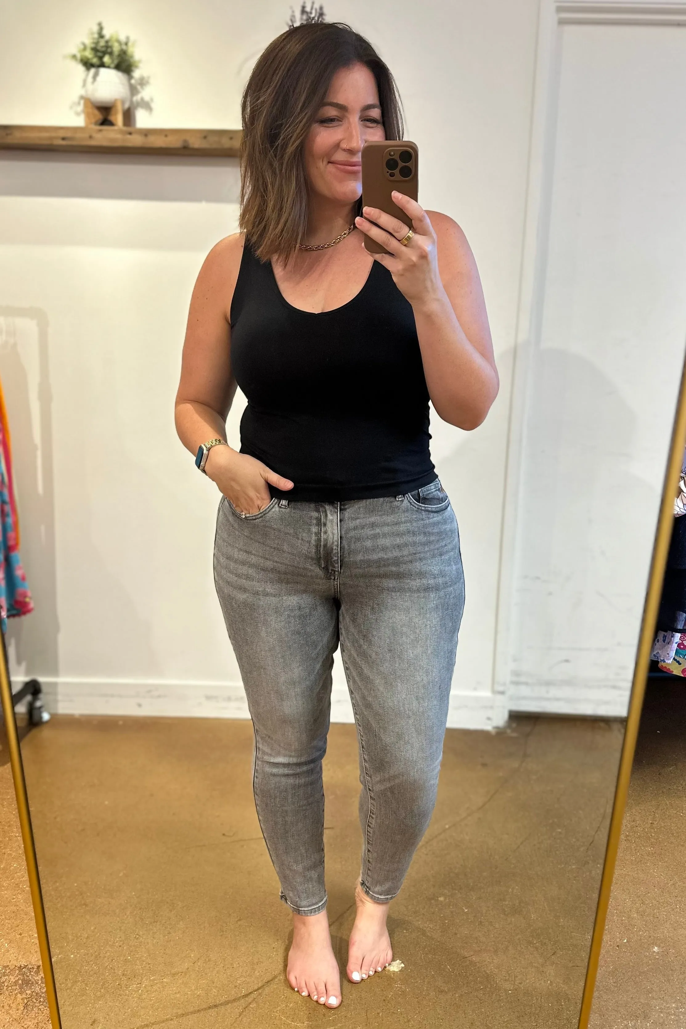 Judy Blue High-Rise Stone Wash Slim Cut Jeans in Grey