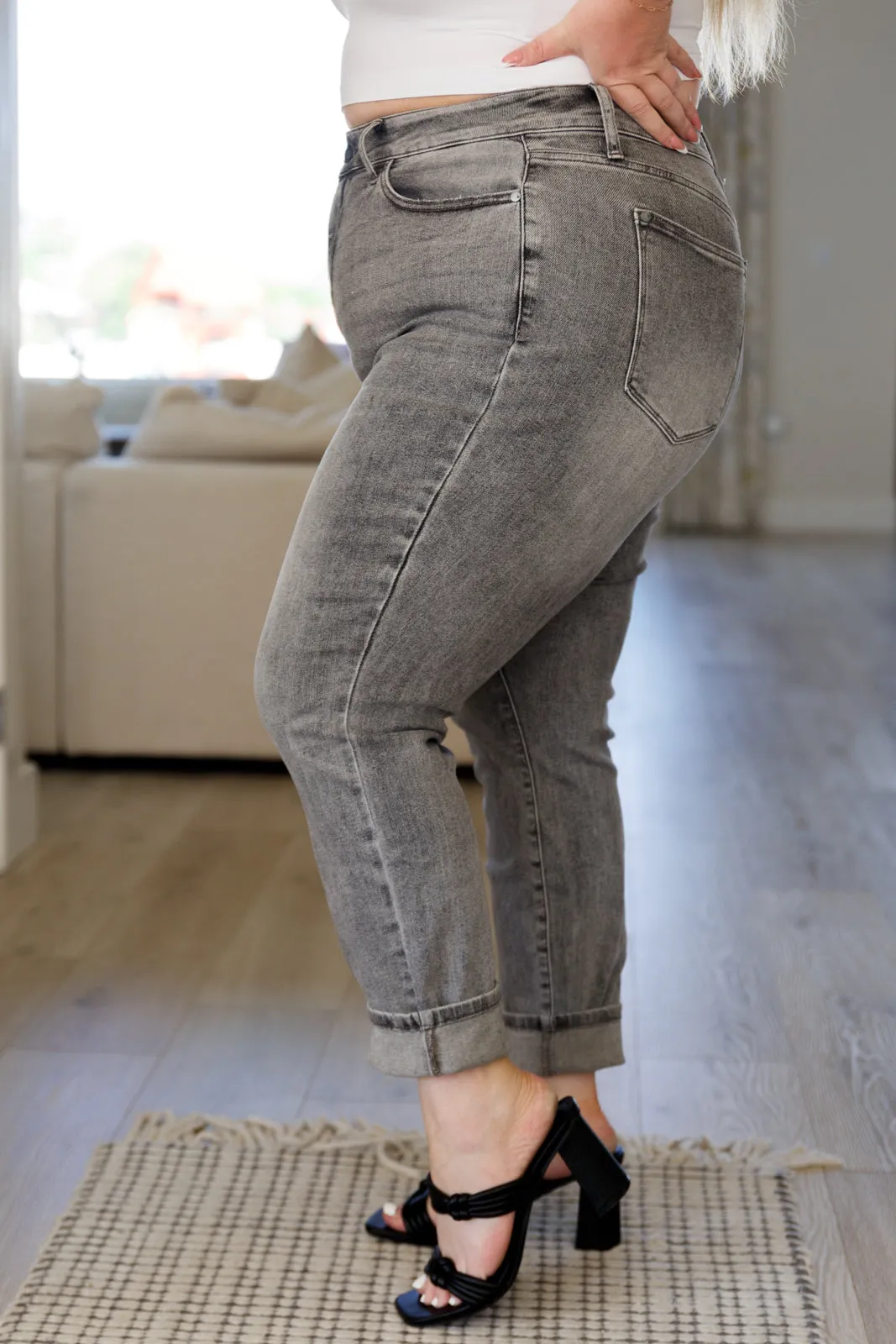 Judy Blue High-Rise Stone Wash Slim Cut Jeans in Grey