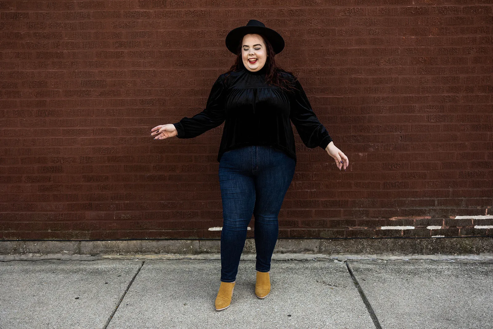 kaley turtle neck velvet top
