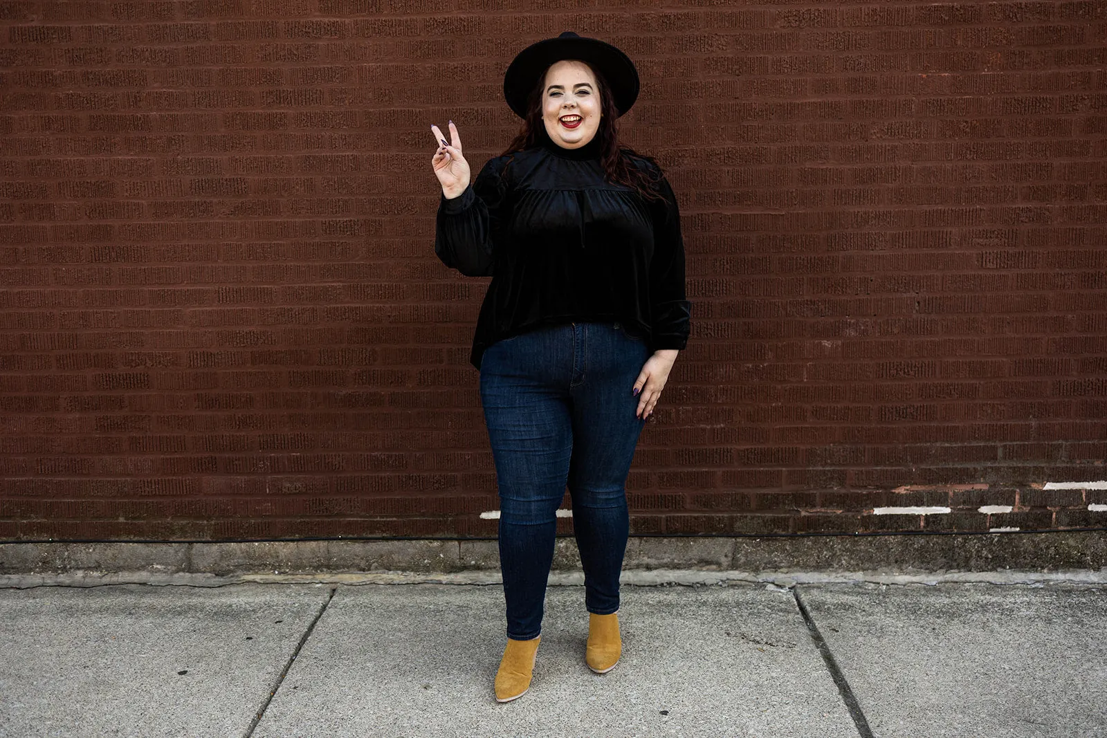 kaley turtle neck velvet top