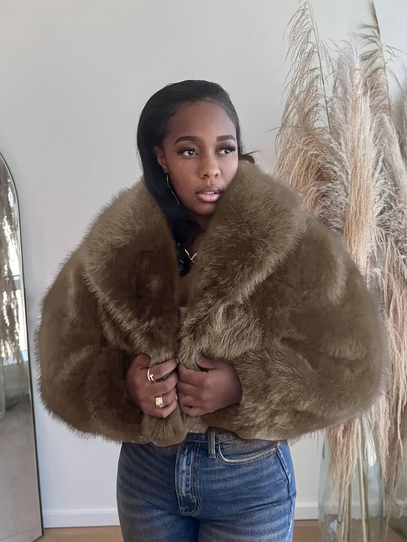 Luxurious Faux Fur Crop Jacket with Oversized Turndown Collar