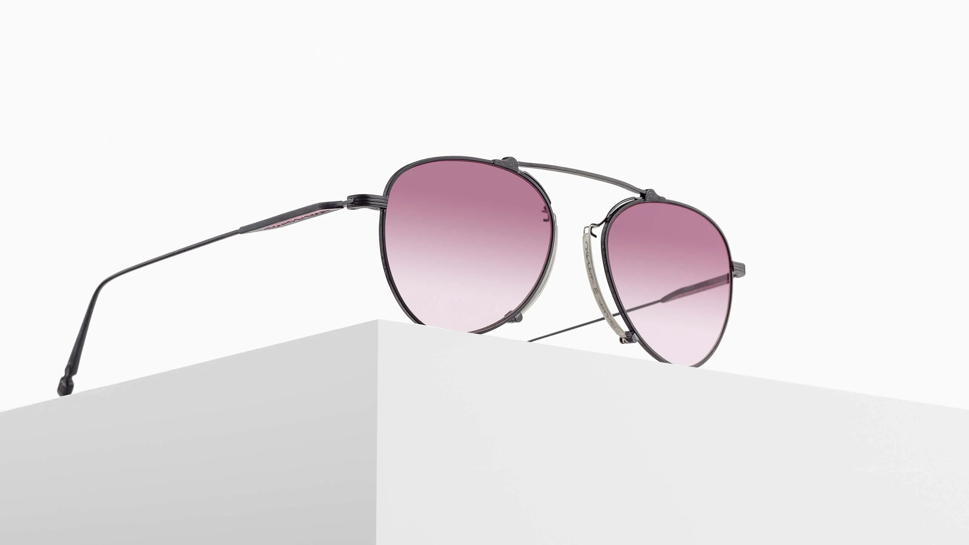 M3130-SG Matte Black / Pink Gradient