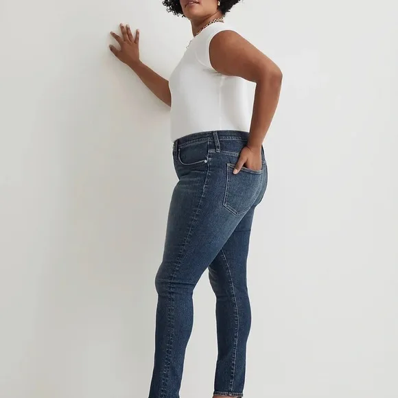 Madewell 9&quot; Mid-Rise Skinny Jeans in Ravine Wash