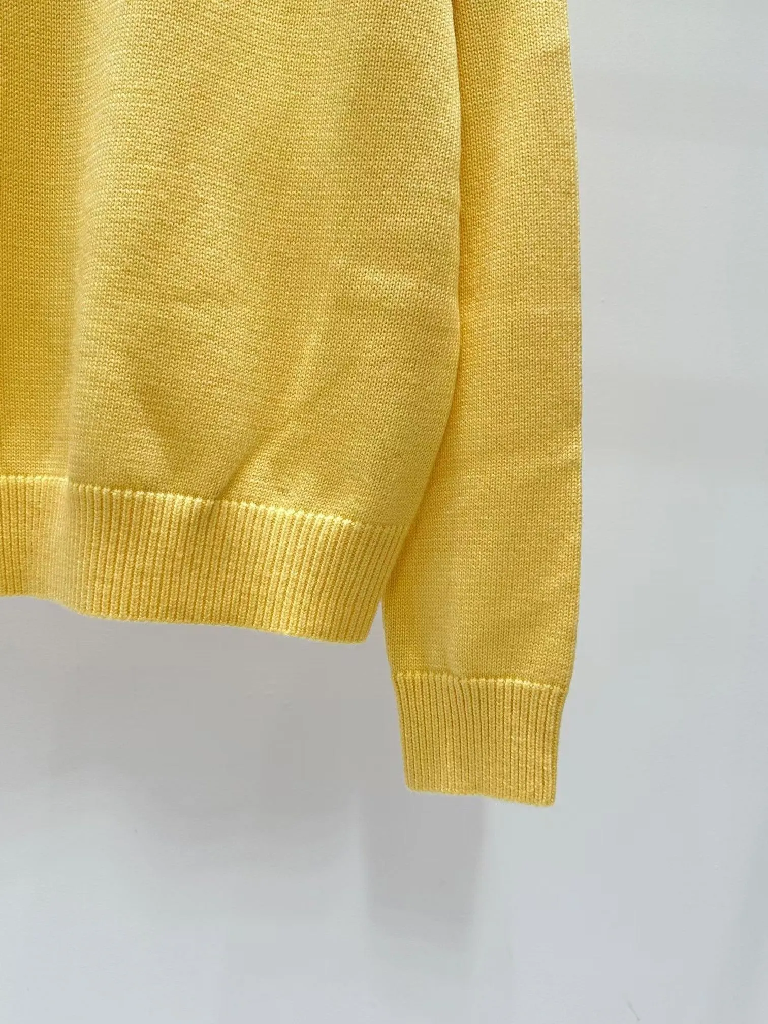 New contrast color logo pattern knitted long sleeve