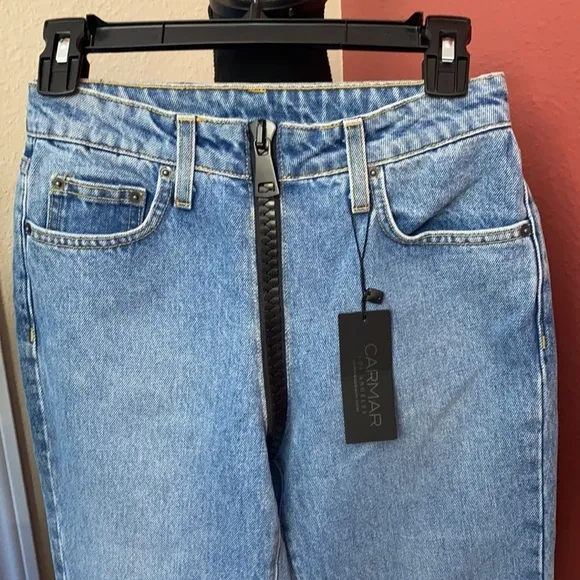 NEW - Emelia High Rise Big Zip Jeans