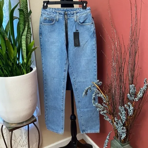 NEW - Emelia High Rise Big Zip Jeans