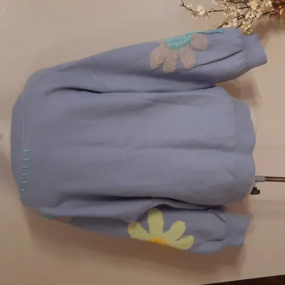 NWOT POL daisy oversized sweater