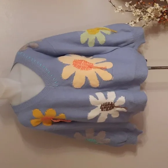 NWOT POL daisy oversized sweater