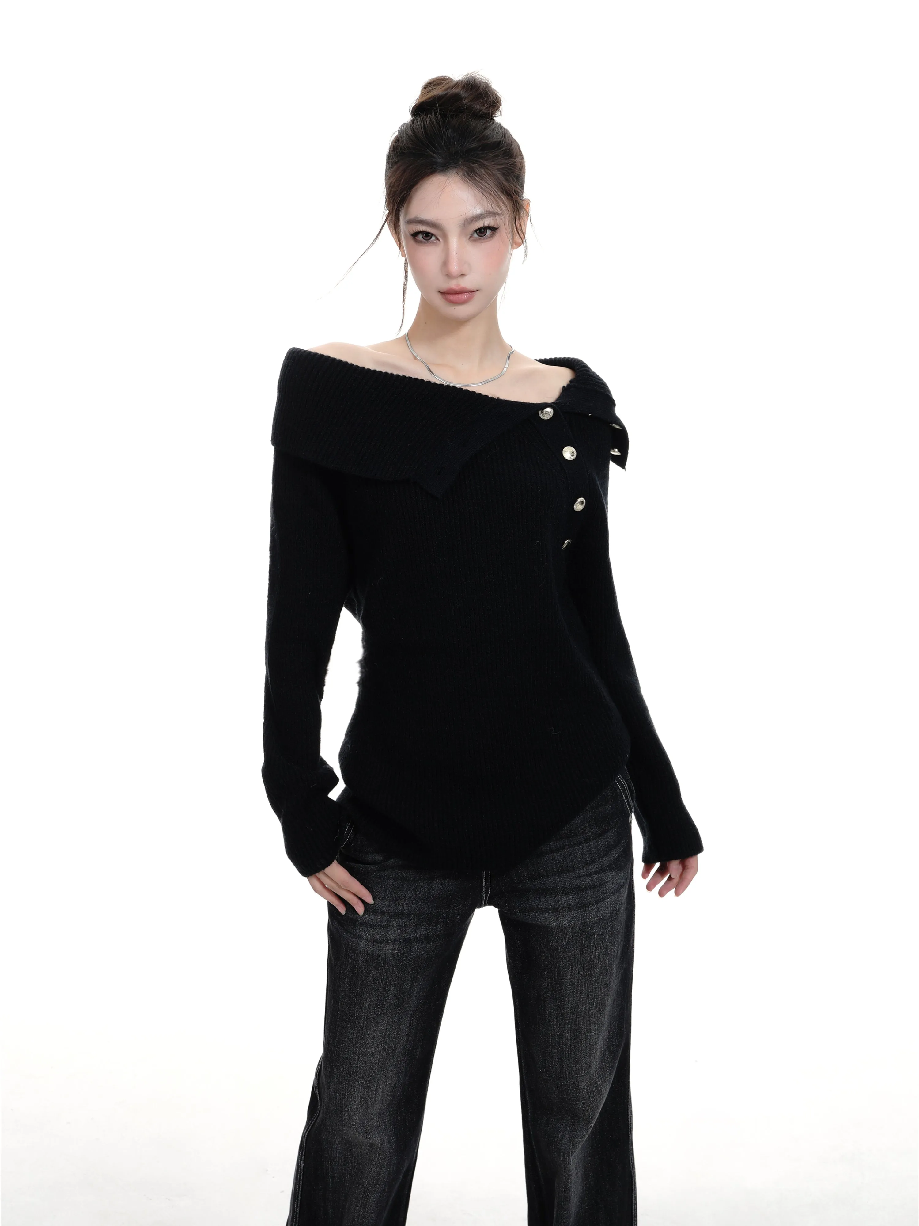 One-shoulder slim sweater