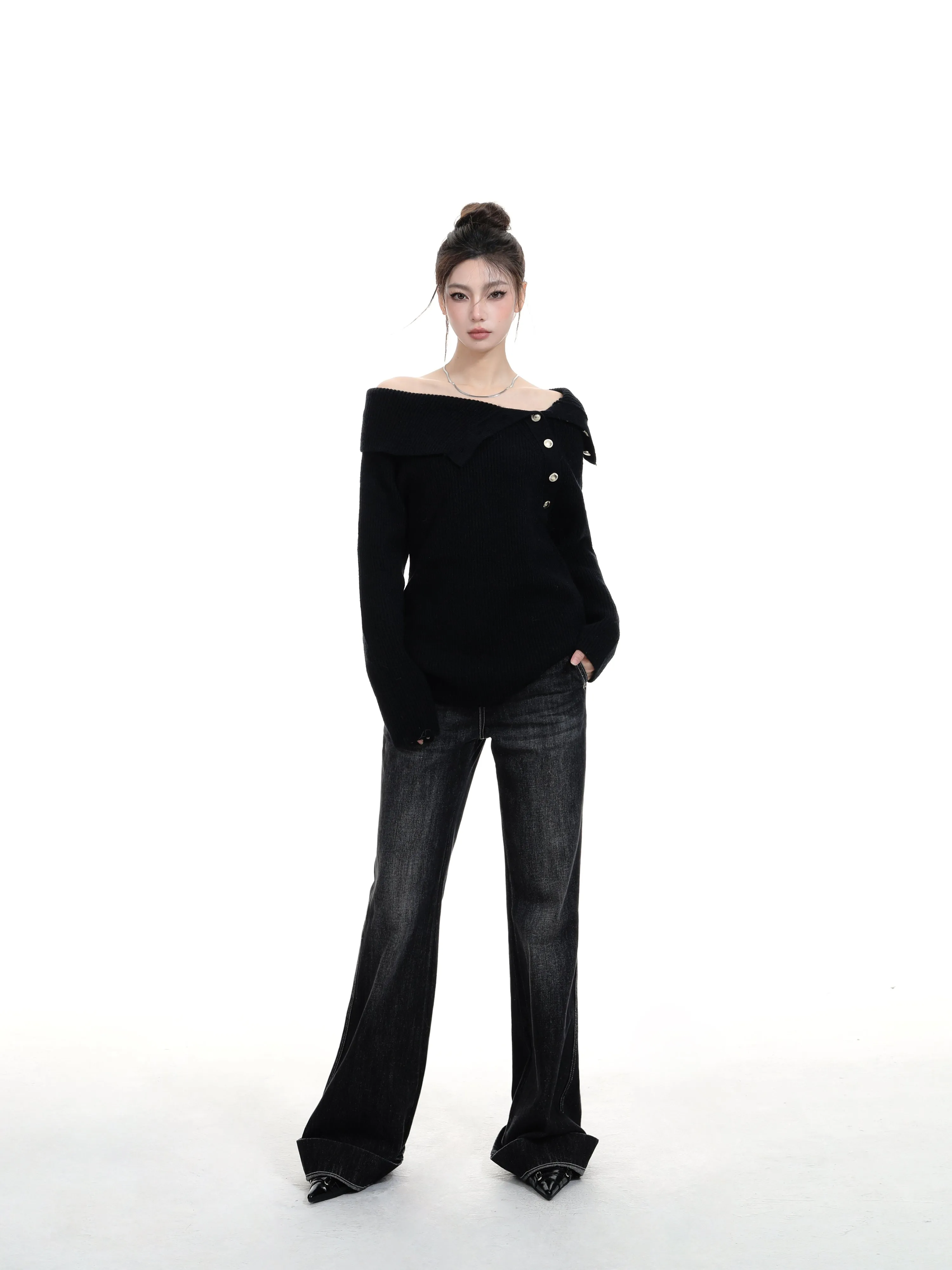 One-shoulder slim sweater