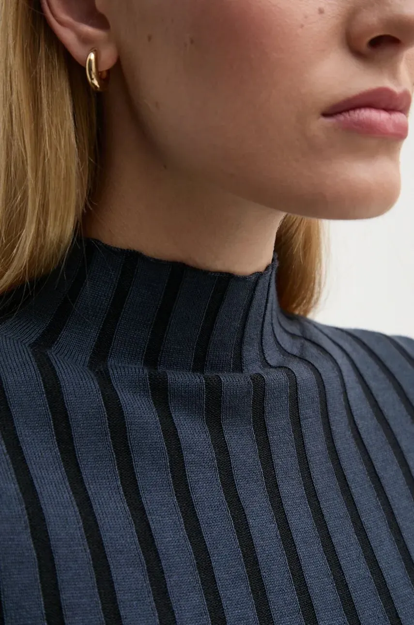 Plated High Neck Slim Sweater