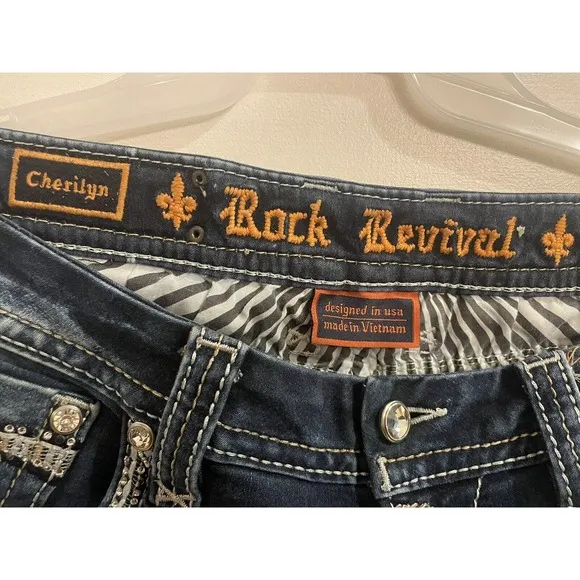 Rock Revival Jeans Women 29 Low Rise Medium Wash Cherilyn Taper Leg Logo‎