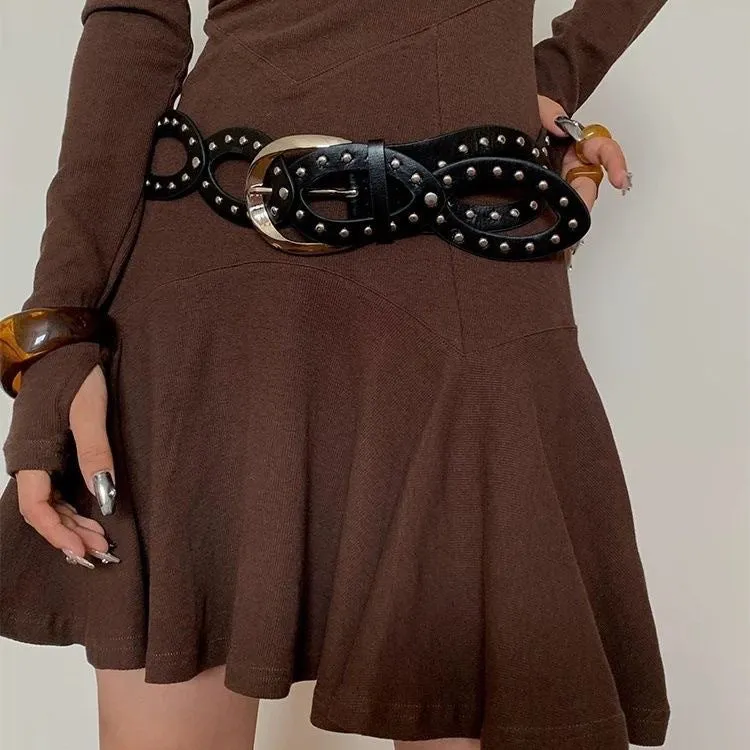 Statement Riveted Oval Link Leather Belt with Vintage Charm