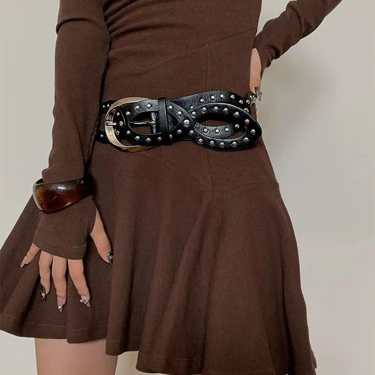 Statement Riveted Oval Link Leather Belt with Vintage Charm