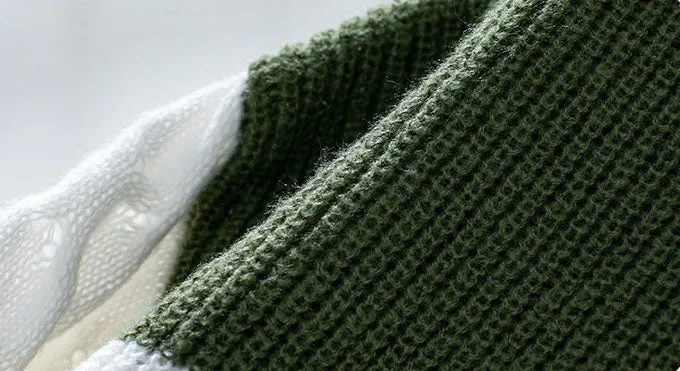Trendy Women's Cable Knit Sweater with a Round Neck Design