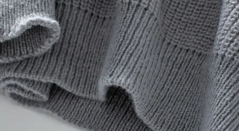 Trendy Women's Cable Knit Sweater with a Round Neck Design