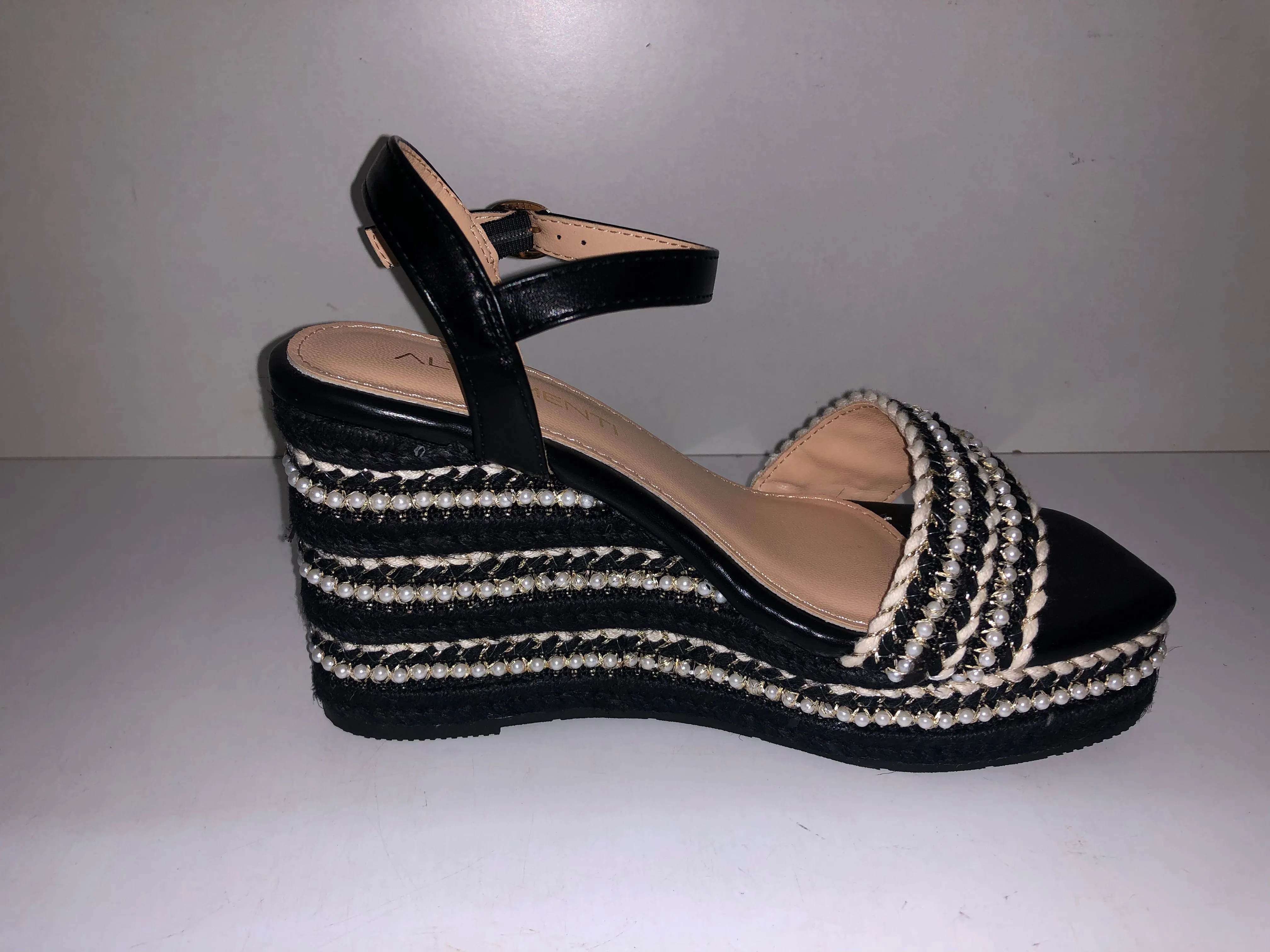 V24AT5555 BLACK