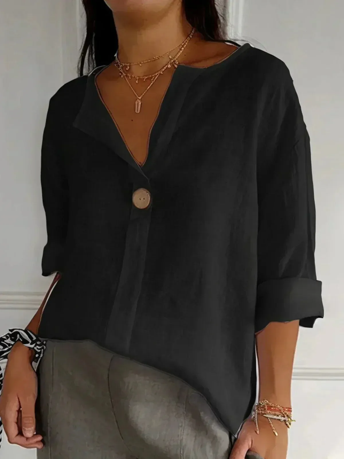 Vesper – Casual V-Neck Blouse