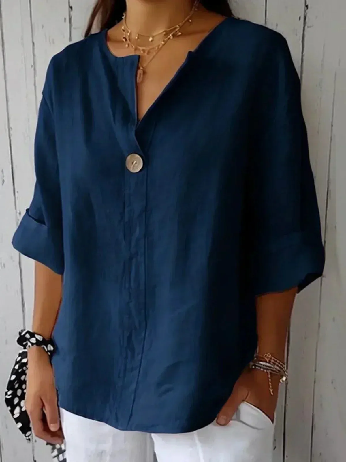 Vesper – Casual V-Neck Blouse
