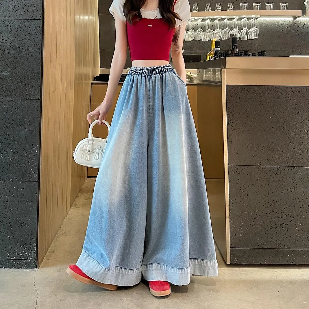 Vintage-Inspired Mid-Waisted Women's Jeans for a Chic Look