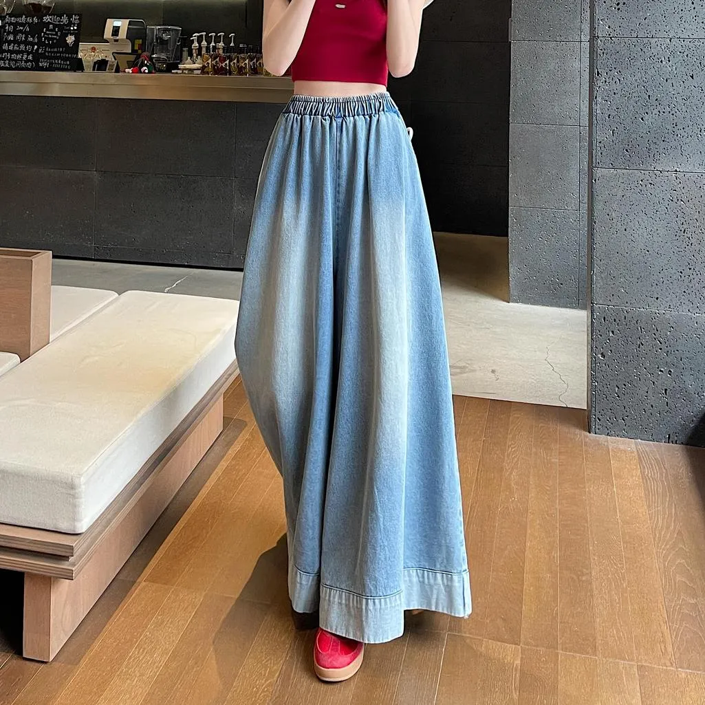 Vintage-Inspired Mid-Waisted Women's Jeans for a Chic Look
