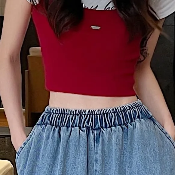 Vintage-Inspired Mid-Waisted Women's Jeans for a Chic Look